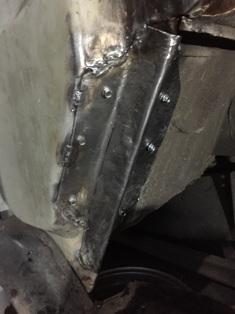 Passenger footwell seam